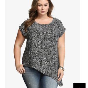 Torrid Black & White Asymmetrical Hem Blouse
